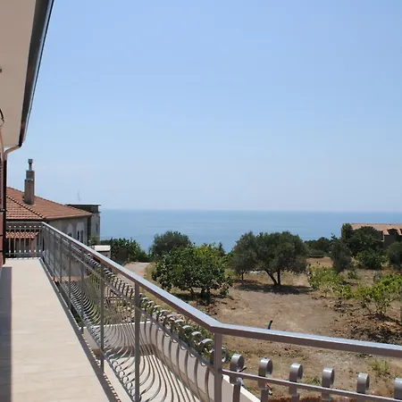 Il Borgo Di Nonno Carlo カプリオーリ